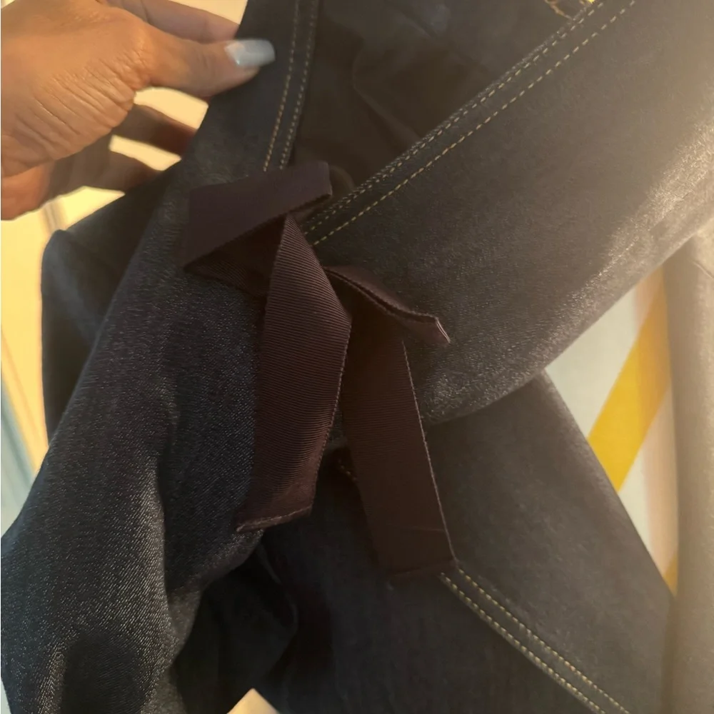 Classic Black Women's Blazer - Picture 2 of 4